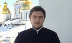 На колокольне михайловского монастыря пробило четыре