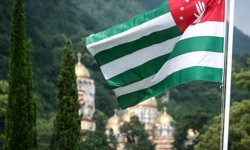 Отдых в Абхазии резко подорожает: президент назвал причины