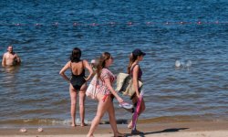 Идем купаться: более половины пляжей России заполонили туристы