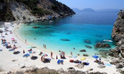 Греция открыла пляжи и музеи для российских туристов