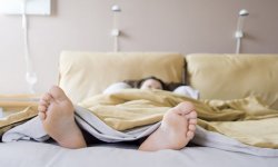 Сон ногами к выходу — плохая примета