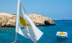 Кипр освободил путешественников от платных повторных ПЦР-тестов
