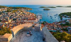 Хорватия будет размешать туристов на островах
