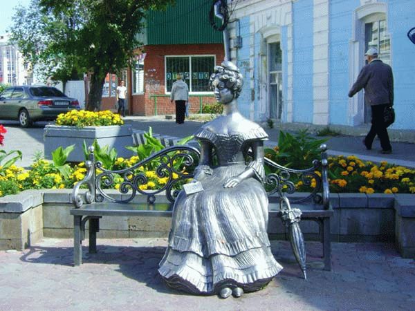 памятник любочке в омске фото